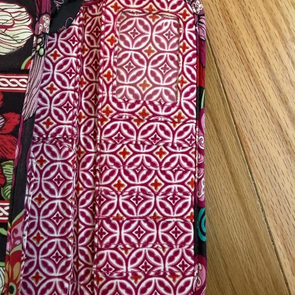 Vera Bradley magnetic wallet - Picture 8 of 8